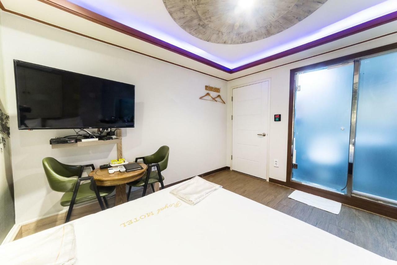 Pocheon Royal Hotel ภายนอก รูปภาพ