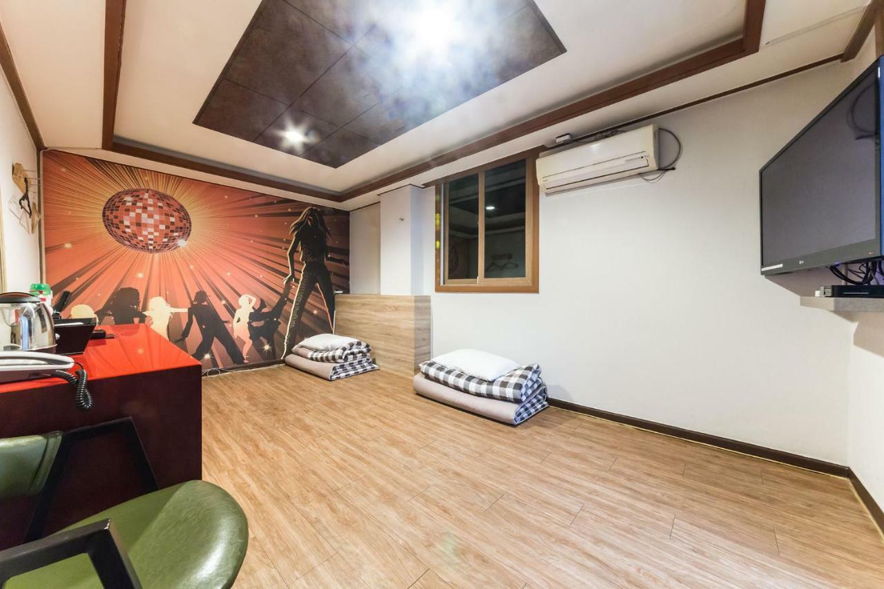 Pocheon Royal Hotel ภายนอก รูปภาพ